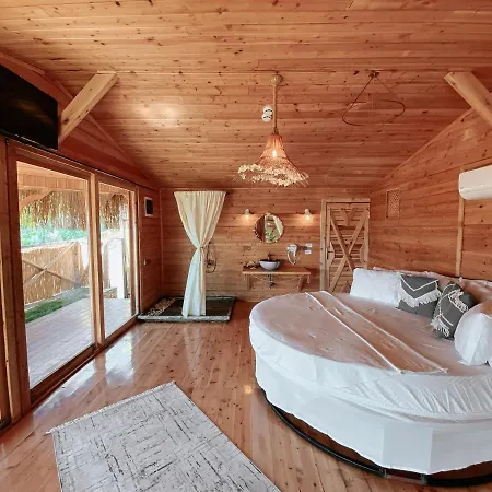 Heaven Hotel *